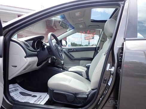 Used 2011 Kia Forte EX w/ Premium Pkg FWD image 7