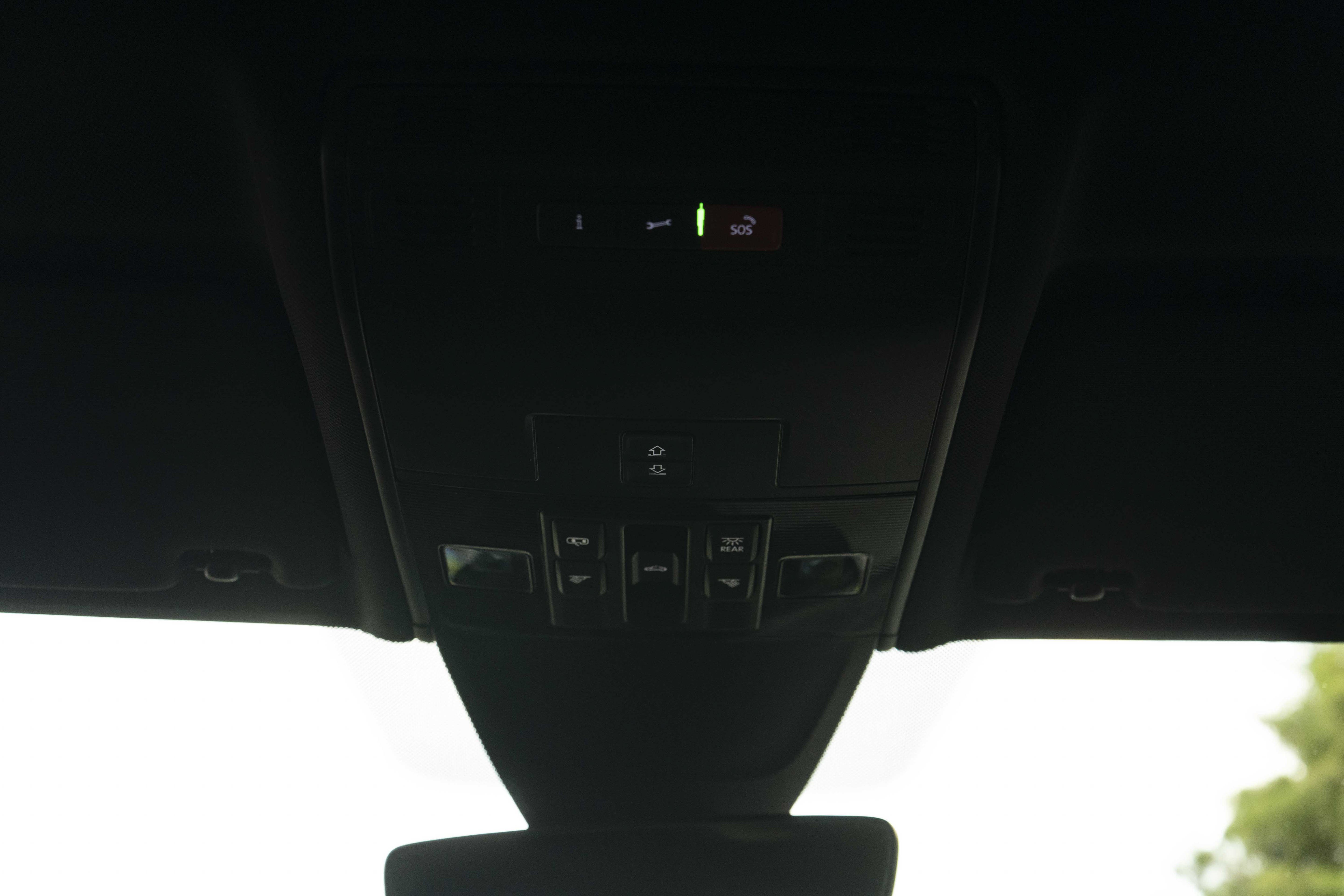 Certified 2023 Volkswagen Tiguan SE R-Line FWD image 29