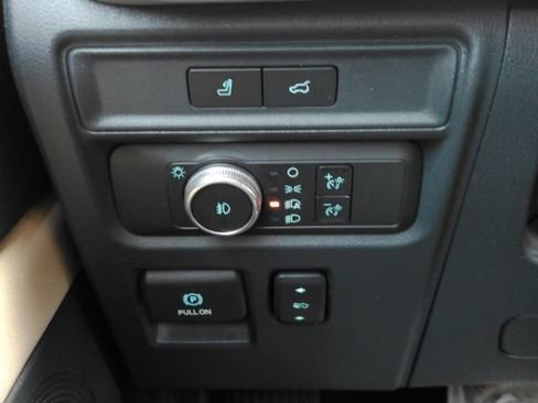 Used 2022 Ford Expedition XLT RWD image 41