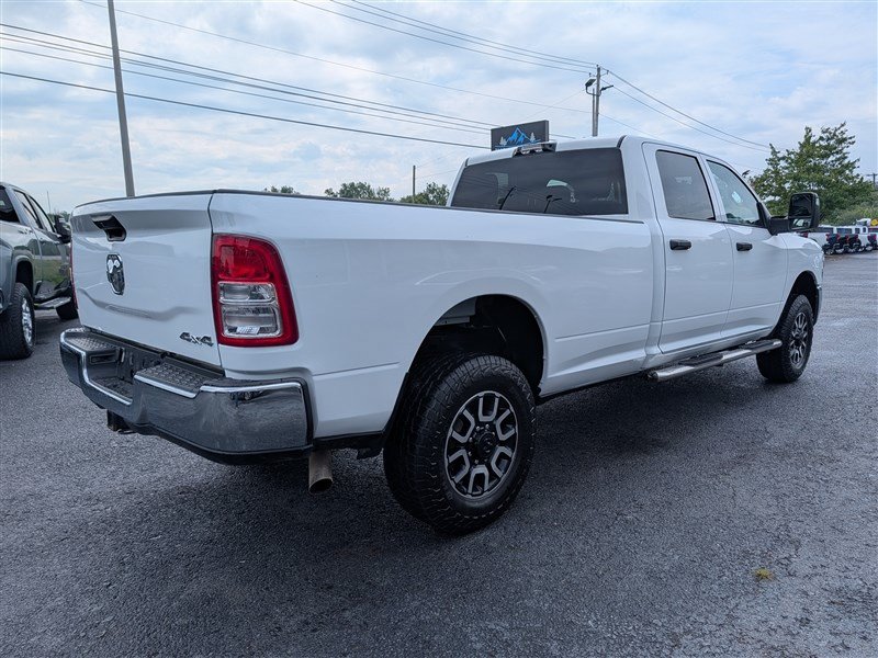 Used 2024 RAM 2500 Tradesman w/ Chrome Appearance Group AWD/4WD image 7
