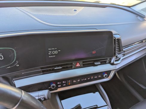 Used 2023 Kia Sportage EX image 23