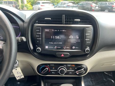 Used 2023 Kia Soul LX FWD image 15