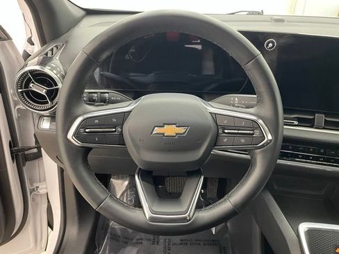 Used 2025 Chevrolet Equinox LT w/ Convenience Package II AWD/4WD image 13