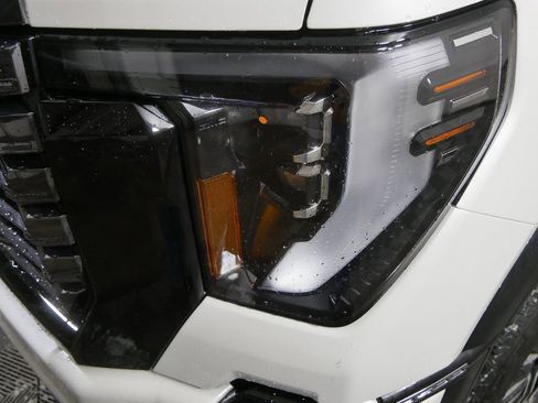 Used 2024 GMC Sierra 3500 Denali Ultimate image 8