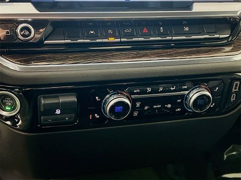 Used 2024 GMC Sierra 1500 Elevation w/ LPO, Elevation Black Package image 15