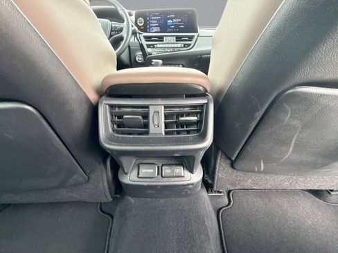 Used 2025 Lexus ES 350 w/ Premium Package FWD image 18