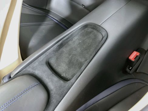 Used 2025 Ferrari Roma Spider RWD image 31