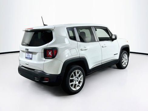 Used 2023 Jeep Renegade Latitude AWD/4WD image 5