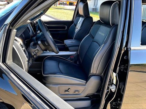 New 2026 RAM 2500 Laramie w/ Sport Appearance Package AWD/4WD image 12