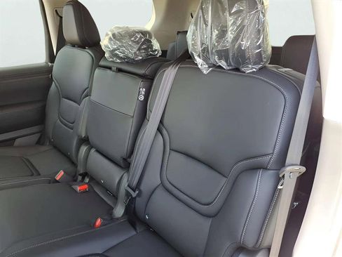 New 2026 Nissan Armada SV image 16