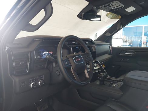 Used 2025 GMC Sierra 1500 AT4 image 2