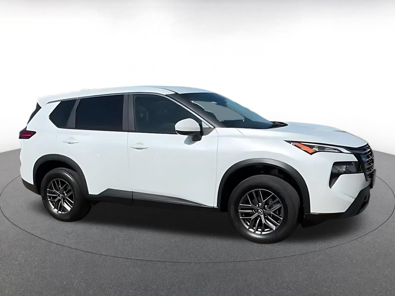 Used 2026 Nissan Rogue SV FWD image 15