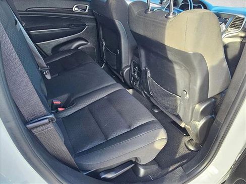 Used 2021 Jeep Grand Cherokee Laredo w/ Security & Convenience Group image 18