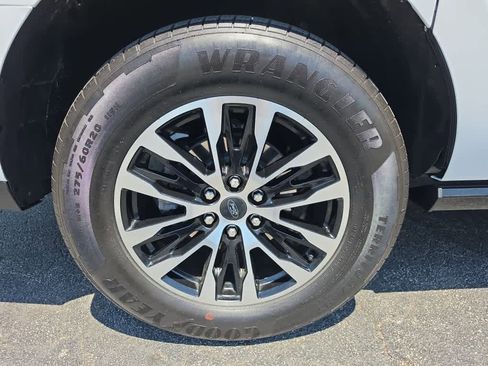 Used 2025 Ford Expedition Max Platinum AWD/4WD image 10