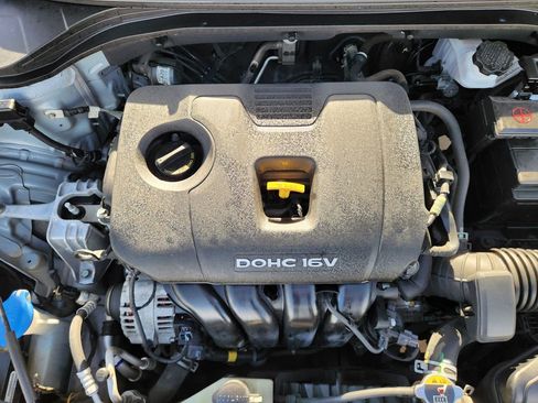 Used 2017 Hyundai Elantra SE image 29