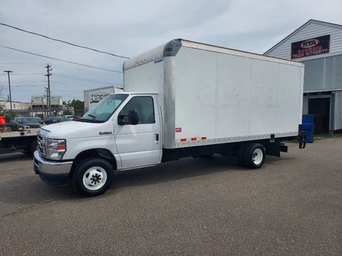 Used 2022 Ford E-450 and Econoline 450 Super Duty w/ Power Windows & Locks Group image 1