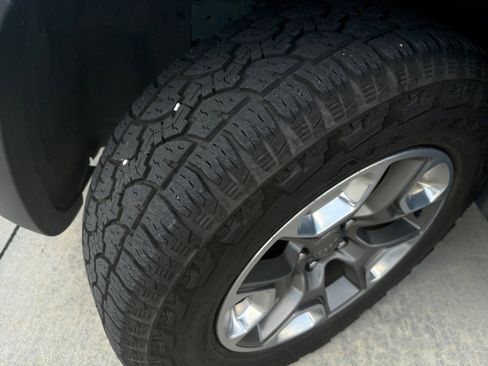 Used 2019 Jeep Cherokee Trailhawk image 20