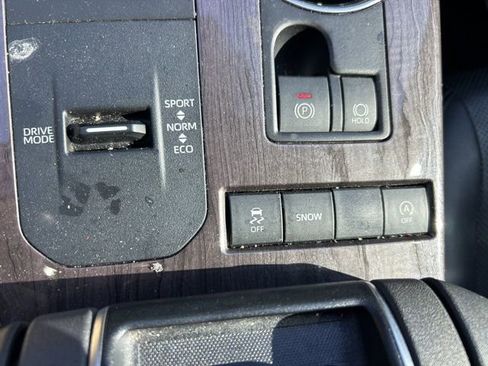 Used 2021 Toyota Highlander Limited image 18