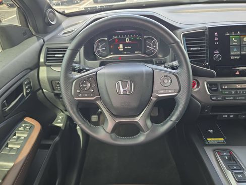 Certified 2024 Honda Passport EX-L image 10