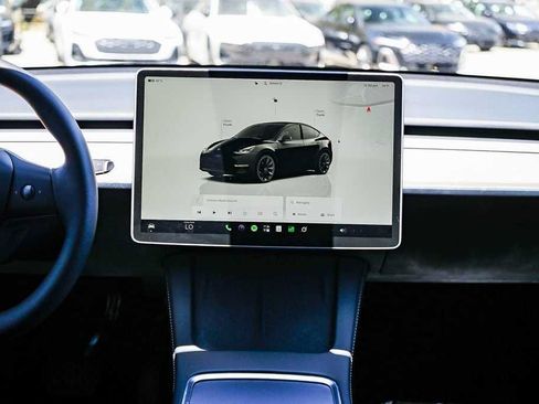 Used 2025 Tesla Model Y Long Range RWD image 12