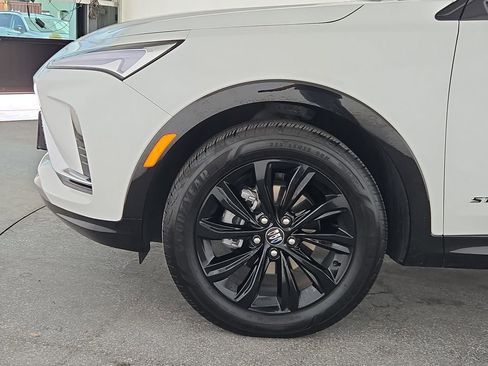 Used 2025 Buick Envista Sport Touring image 37