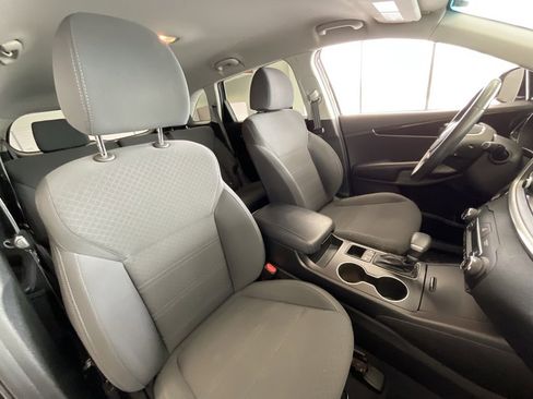 Used 2020 Kia Sorento S image 18