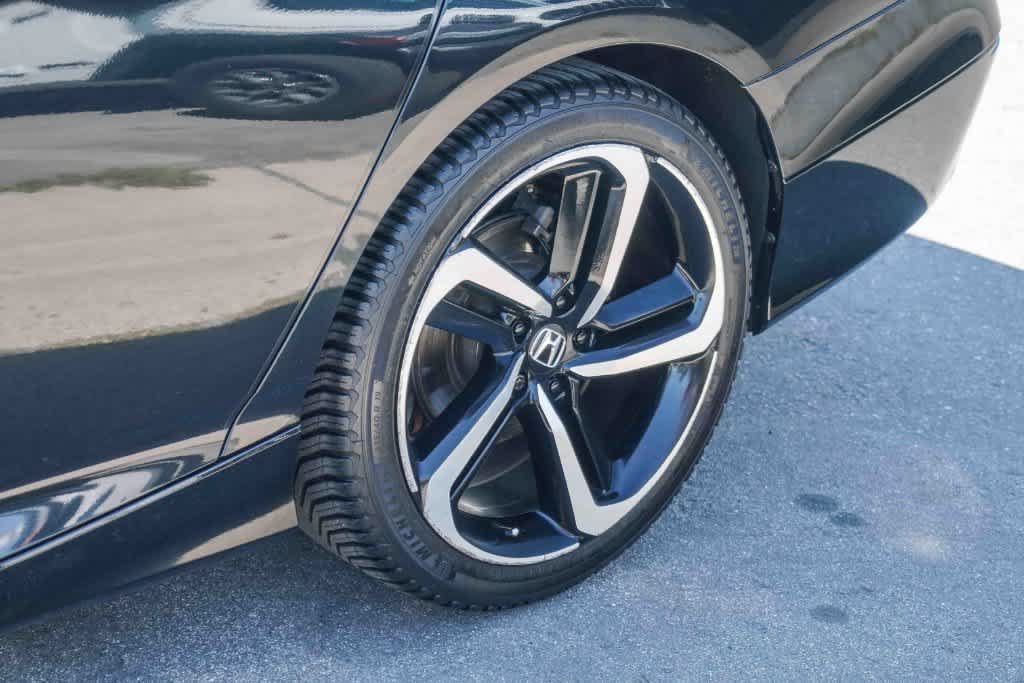 Used 2018 Honda Accord Sport image 10