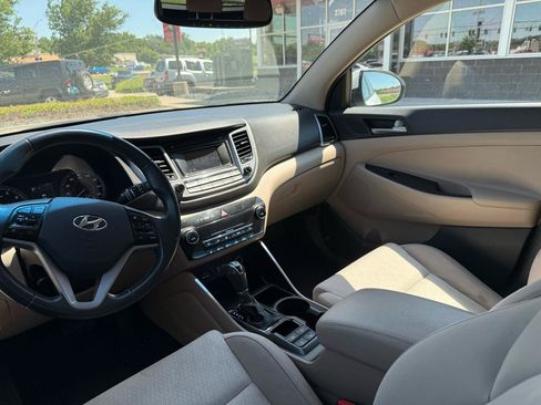 Used 2017 Hyundai Tucson Value AWD/4WD image 8