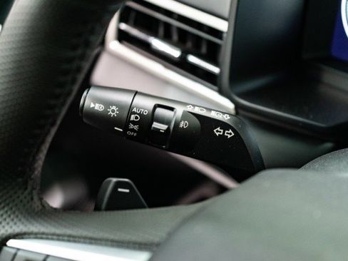 New 2025 Mitsubishi Outlander SE image 14