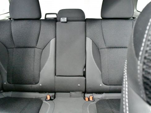 Used 2019 Subaru Forester Premium w/ All-Weather Package image 16