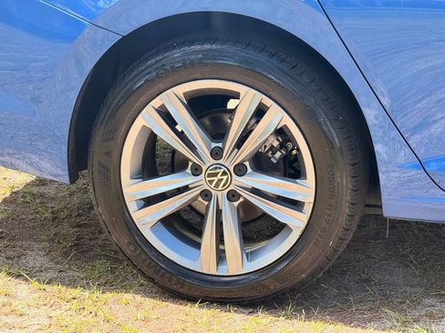 Used 2024 Volkswagen Jetta SE FWD image 10