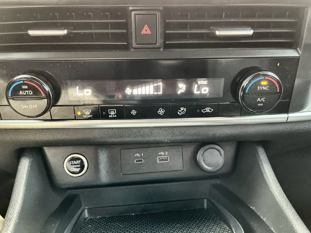 Used 2023 Nissan Rogue SV AWD/4WD image 24