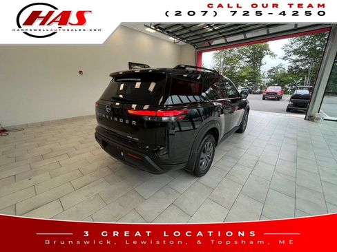Used 2024 Nissan Pathfinder SV AWD/4WD image 6