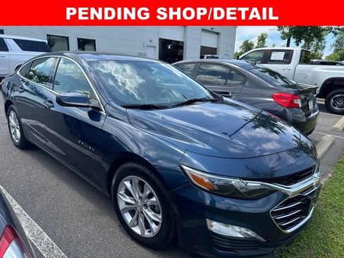 Used 2019 Chevrolet Malibu Hybrid w/ Leather Package FWD image 2