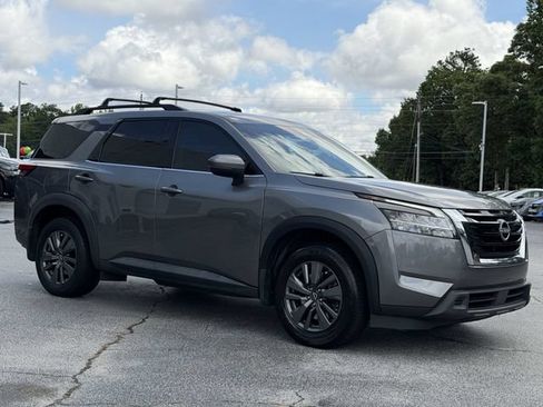 Used 2022 Nissan Pathfinder SV AWD/4WD image 6