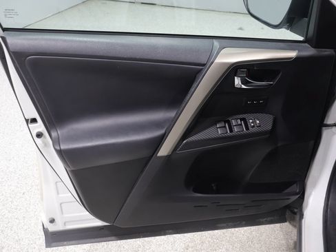 Used 2015 Toyota RAV4 Limited AWD/4WD image 13