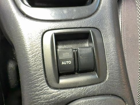 Used 2002 MAZDA MX-5 Miata image 25