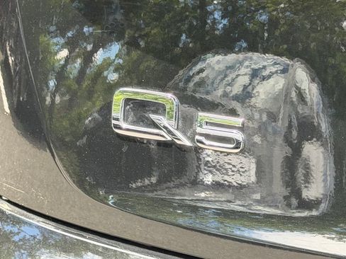 Used 2023 Audi Q5 2.0T Premium Plus w/ Premium Plus Package AWD/4WD image 31