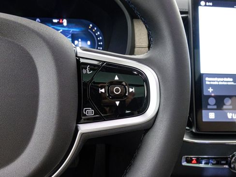 New 2026 Volvo XC90 B6 Plus w/ Protection Package Premier image 28