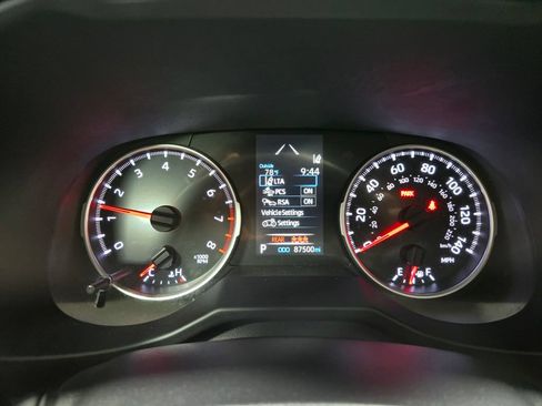 Used 2021 Toyota RAV4 LE AWD/4WD image 17
