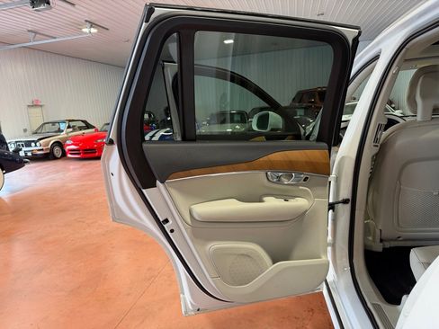 Used 2022 Volvo XC90 T8 Inscription Expression image 15