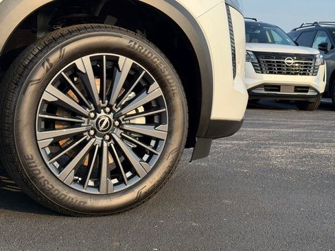 New 2026 Nissan Pathfinder SL image 41