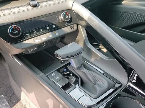 New 2025 Hyundai Elantra SEL image 21