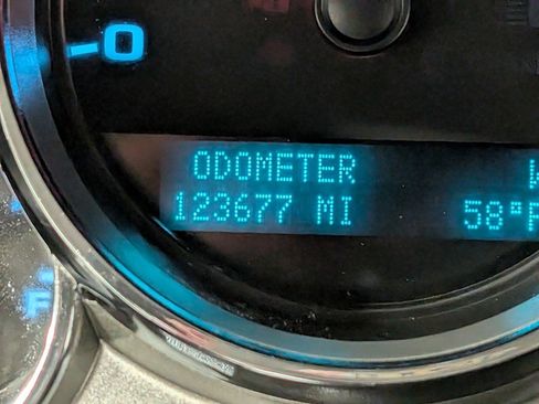 Used 2011 GMC Sierra 2500 SLE w/ SLE Preferred Package image 17