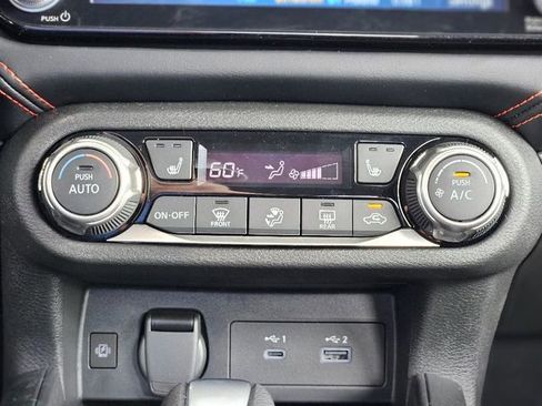 New 2025 Nissan Versa SR w/ Trunk Package image 18