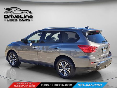 Used 2019 Nissan Pathfinder SV image 6