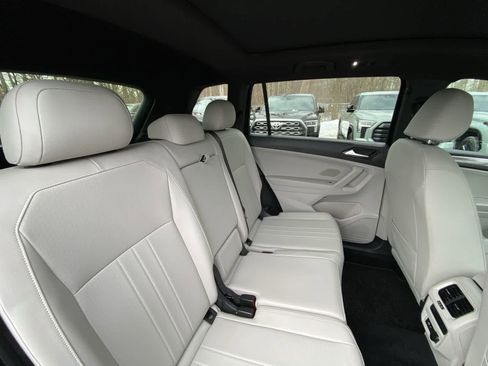 Used 2022 Volkswagen Tiguan SE R-Line image 24
