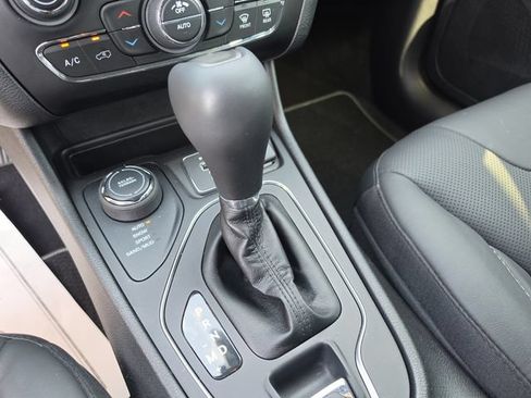 Used 2021 Jeep Cherokee Latitude Lux 80th Anniv w/ Quick Order Package 26U 80TH AWD/4WD image 32