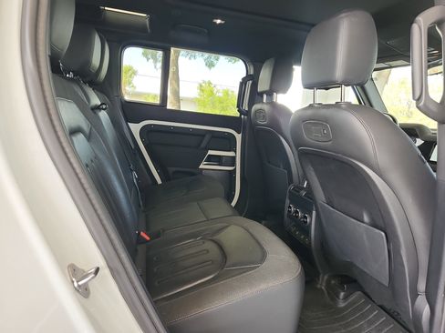 Used 2021 Land Rover Defender 110 SE image 19