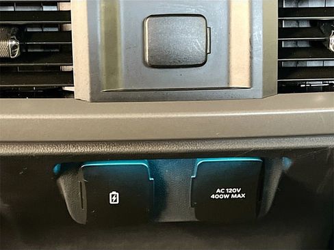 Used 2025 Ford F150 Lariat w/ FX4 Off-Road Package image 26